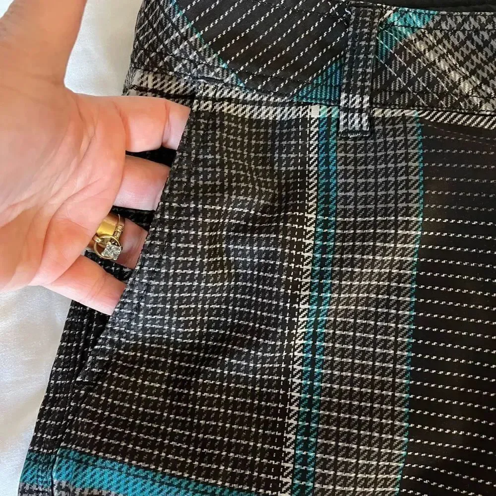 O’Neill Hybrid Plaid Board Shorts sz 31 EUC